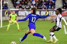 易游体育集团-荷兰女足迎来关键比赛豪取胜利(从青涩菜鸟到世界亚军,飞翔的荷兰女足还有未来)