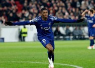 易游体育部门-包含巴黎圣日耳曼主场胜利，稳坐积分榜首的词条