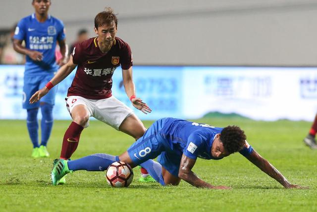 热那亚负于巴塞罗那，小组出线形势堪忧的简单介绍