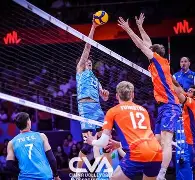 包含荷兰队逆转中国队，取得宝贵的三分的词条