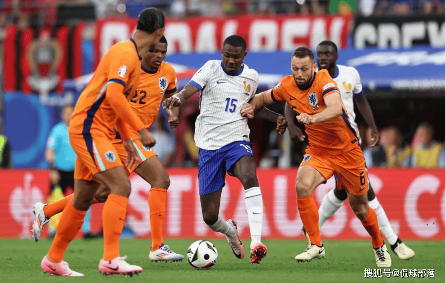 欧国联比赛乌克兰不敌奥地利,客场遭遇失利的原因