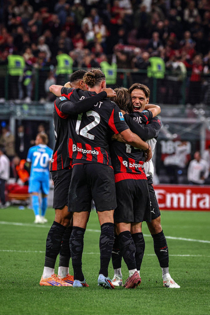 AC米兰球员受伤下场,恐缺席接下来比赛的简单介绍 AC米兰球员受伤下场,恐缺席接下来比赛的简单介绍