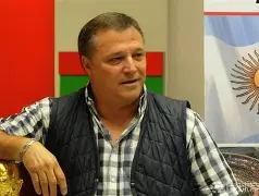 关于尤文图斯不敌那不勒斯，意大利豪门陷入困境的信息